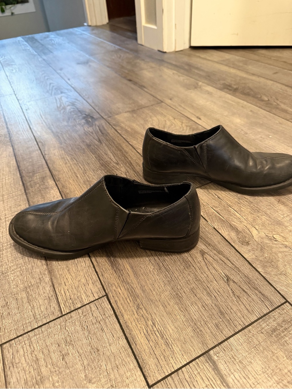Born leather Black Slip-On’s woman’s 8.5 - Picture 3 of 9